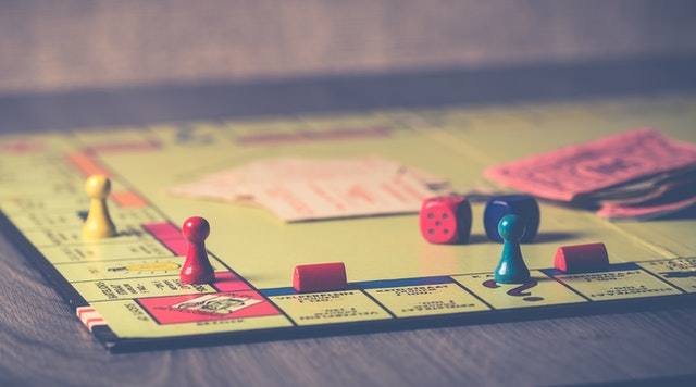 Bezoek alle straten uit Monopoly online 
